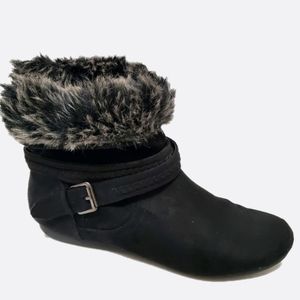 Report Eathan Black Ankle Faux Fur Booties Size 8